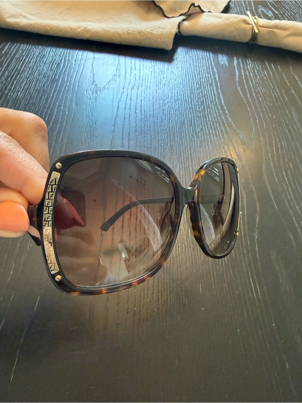 Fendi 5098 Women's Tortoiseshell Frame Sunglasses with Brown Gradient Lenses - Picture 2 of 5